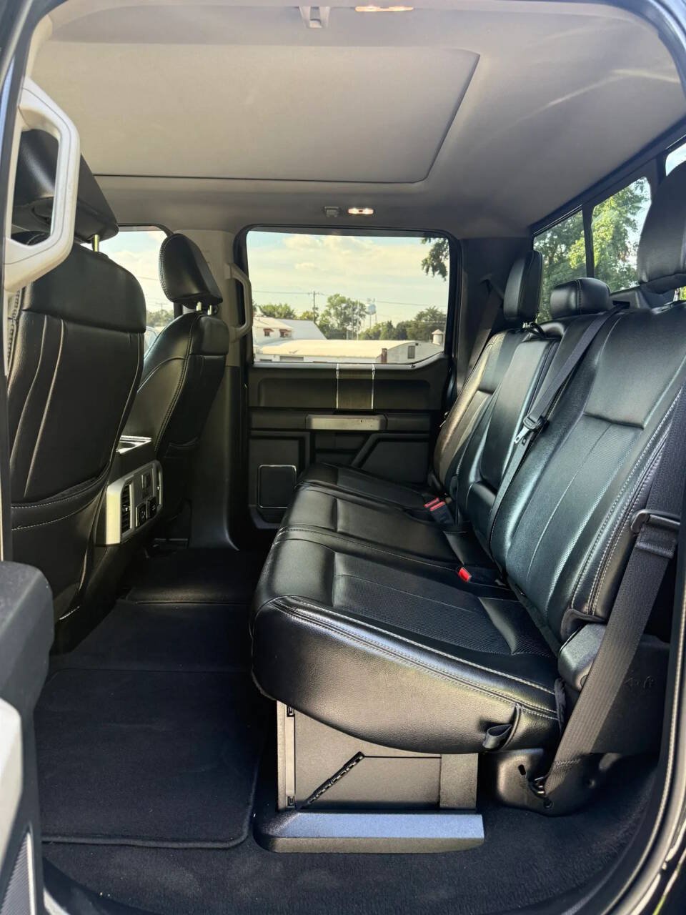 Used 2021 Ford F250 Lariat w/ Lariat Ultimate Package AWD/4WD image 16