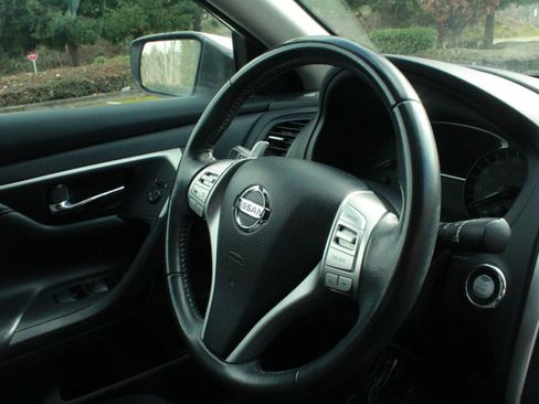 Used 2017 Nissan Altima 2.5 SR image 14