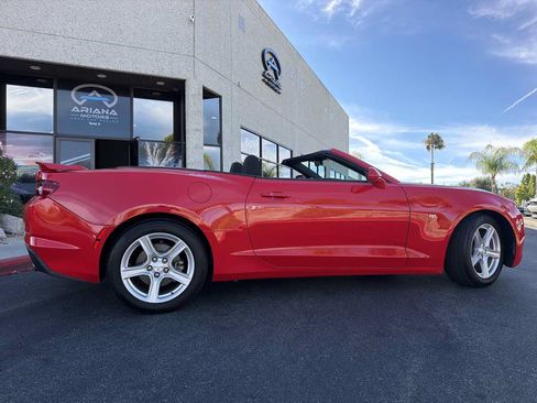Used 2020 Chevrolet Camaro LT RWD image 11
