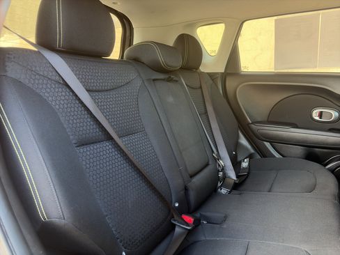 Used 2014 Kia Soul + FWD image 24