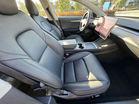 Used 2023 Tesla Model 3 Standard Range image 13