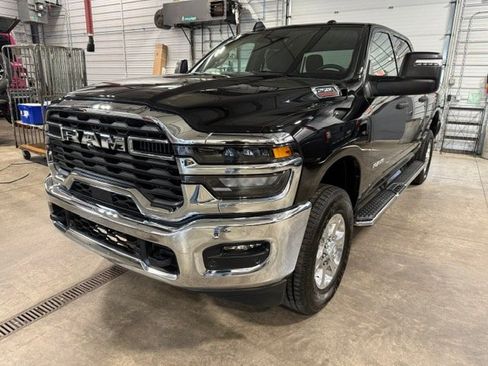 Certified 2026 RAM 2500 Big Horn AWD/4WD image 37