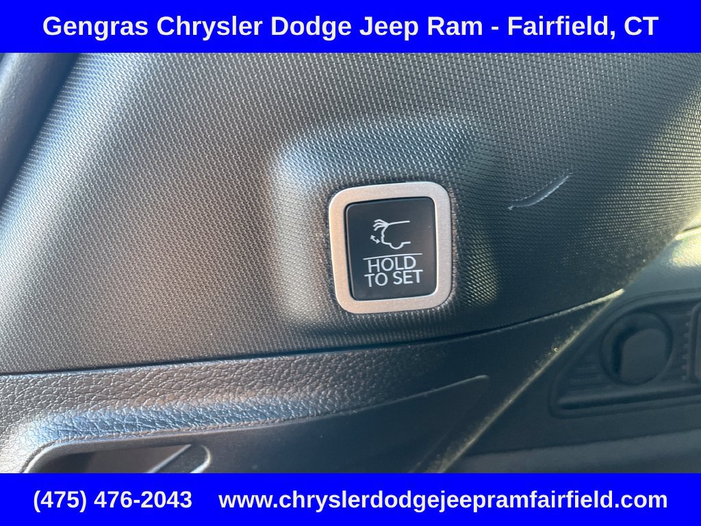 Used 2025 Jeep Grand Cherokee Limited AWD/4WD image 31