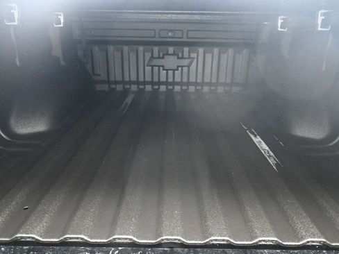 Used 2022 Chevrolet Colorado Z71 w/ Z71 Midnight Edition image 18