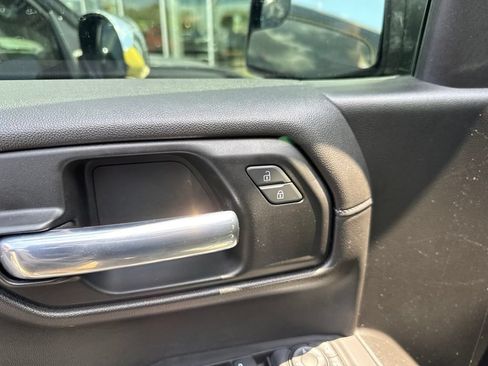 Used 2022 Chevrolet Silverado 1500 LT Trail Boss w/ Bed Protection Package AWD/4WD image 15