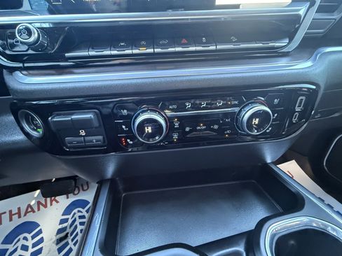 Used 2022 GMC Sierra 1500 SLT w/ SLT Premium Package image 17