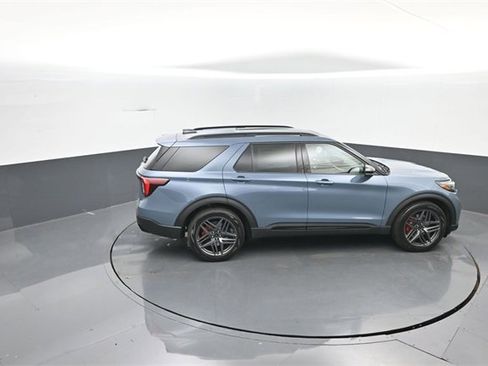 New 2026 Ford Explorer ST w/ Sun And Sound Package image 30