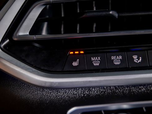 Used 2022 BMW X5 xDrive40i w/ M Sport Package AWD/4WD image 19