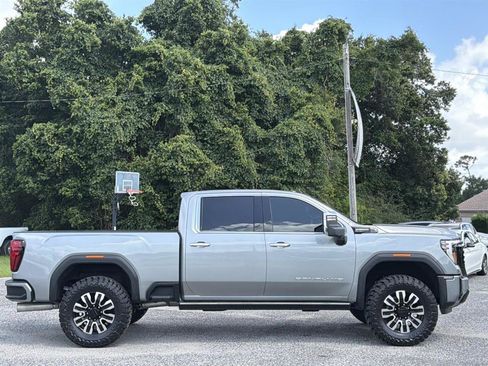Used 2025 GMC Sierra 2500 Denali Ultimate AWD/4WD image 7