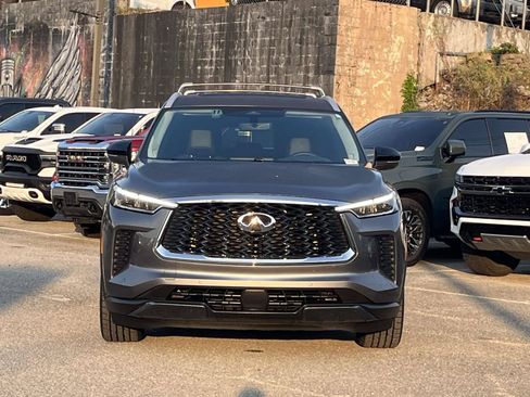 Used 2023 INFINITI QX60 Sensory w/ Vision Package AWD/4WD image 2