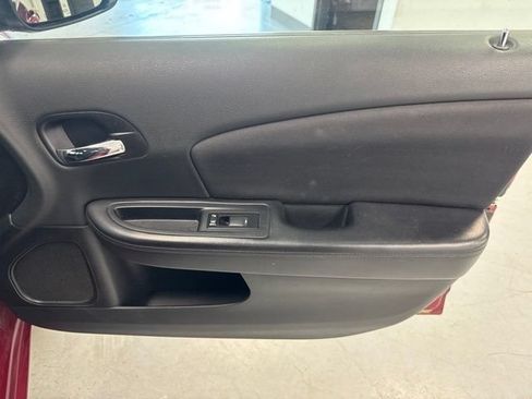 Used 2013 Chrysler 200 LX FWD image 23