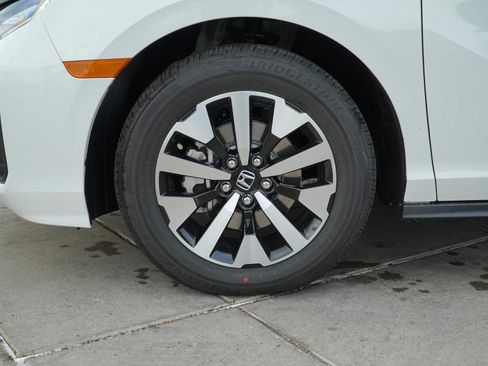 New 2026 Honda Odyssey EX-L image 12