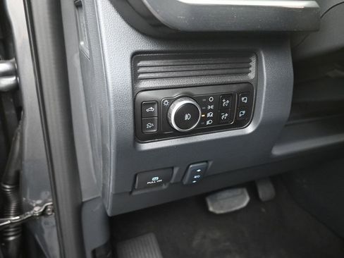 New 2026 Ford F250 Lariat w/ Black Appearance Package image 13