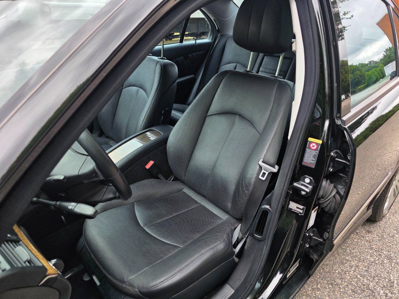 Used 2008 Mercedes-Benz E 550 Sedan image 14