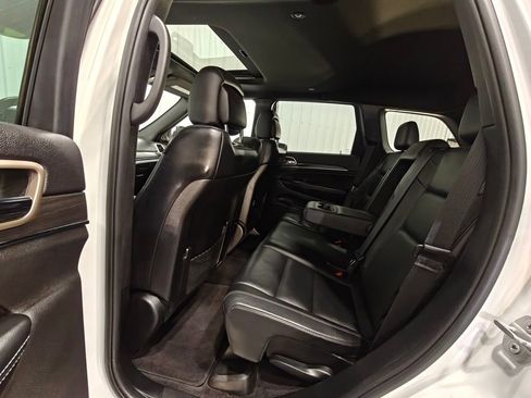 Used 2017 Jeep Grand Cherokee Limited AWD/4WD image 24