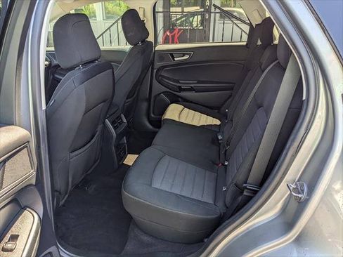 Used 2020 Ford Edge SE FWD image 10