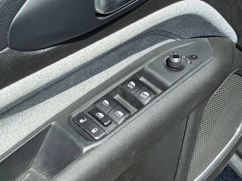 Used 2024 Jeep Compass Latitude AWD/4WD image 21