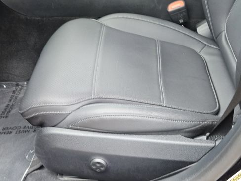 Certified 2025 Mercedes-Benz C 300 Sedan image 24