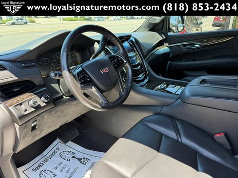 Used 2015 Cadillac Escalade ESV Platinum AWD/4WD image 29