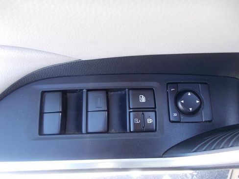 Used 2020 Toyota RAV4 XLE FWD image 14