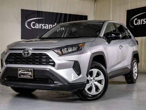 Used 2022 Toyota RAV4 LE image 4