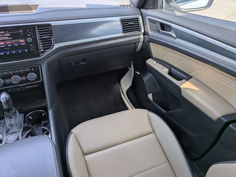 Used 2023 Volkswagen Atlas Cross Sport SE w/ Panoramic Sunroof Package AWD/4WD image 16