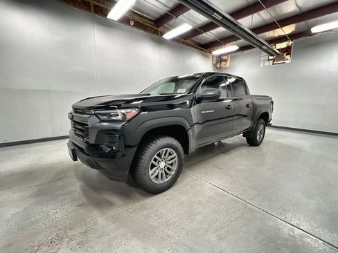 Certified 2024 Chevrolet Colorado LT w/ LT Convenience Package III AWD/4WD image 1