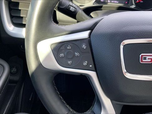 Used 2024 GMC Terrain SLT w/ Infotainment Package II image 22