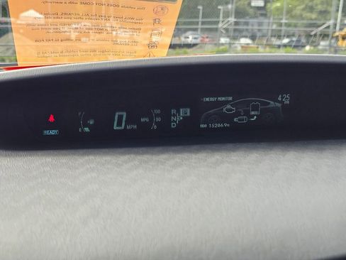 Used 2012 Toyota Prius Four w/ Deluxe Solar Roof Pkg FWD image 27