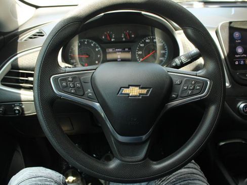 Used 2023 Chevrolet Malibu LT FWD image 9