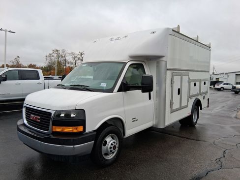 New 2025 GMC Savana 3500 w/ Power Convenience Package image 2