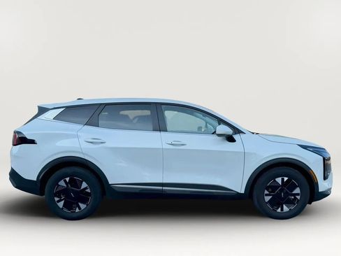 Used 2026 Kia Sportage LX FWD image 8