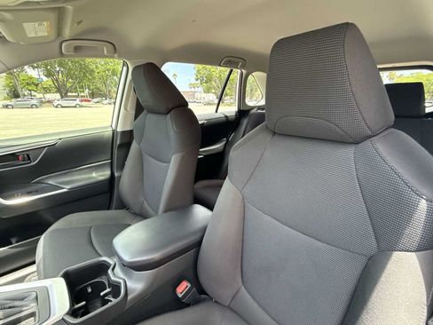 Used 2025 Toyota RAV4 LE FWD image 19
