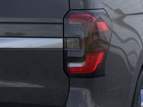 New 2024 Ford Expedition Platinum image 21