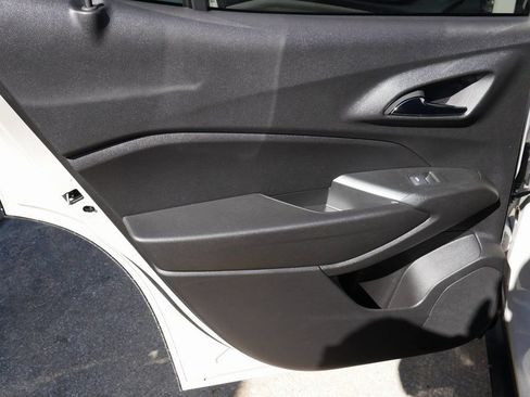 New 2026 Chevrolet Trax ACTIV w/ Sunroof Package FWD image 31