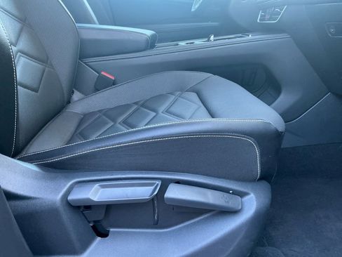 Used 2025 Volkswagen Atlas SE image 18