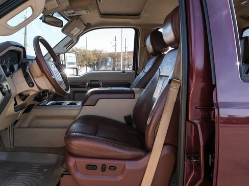 Used 2012 Ford F250 King Ranch w/ King Ranch w/Chrome Pkg image 4