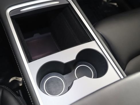 Used 2023 Tesla Model Y Long Range image 27