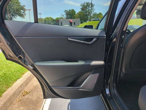 Used 2025 Kia Niro LX FWD image 26