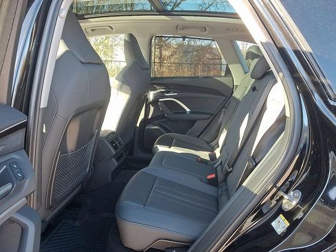 Used 2025 Audi Q5 Premium Plus AWD/4WD image 5