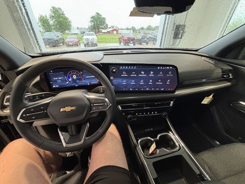 New 2026 Chevrolet Traverse LT FWD image 10