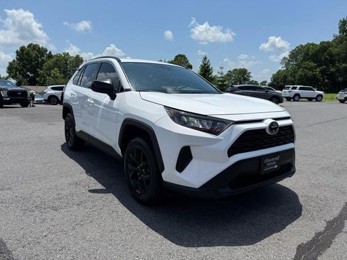 Used 2021 Toyota RAV4 LE FWD image 8