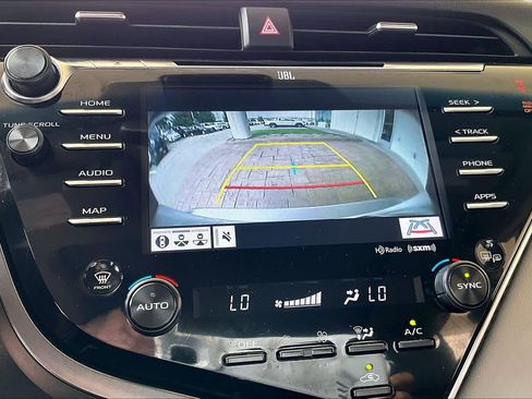 Used 2018 Toyota Camry XLE w/ Driver Assist Package FWD image 25