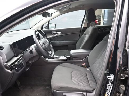 Used 2026 Kia Sportage LX AWD/4WD image 17