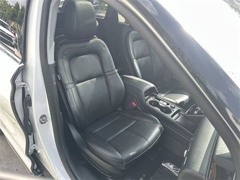 Used 2022 Lincoln Corsair Reserve w/ Luxury Package image 26