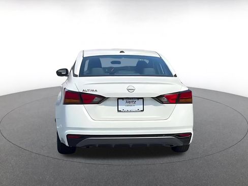 Used 2026 Nissan Altima 2.5 SV FWD image 12