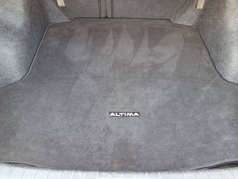 Used 2024 Nissan Altima 2.5 SV FWD image 11
