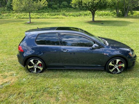 Used 2016 Volkswagen GTI SE FWD image 29