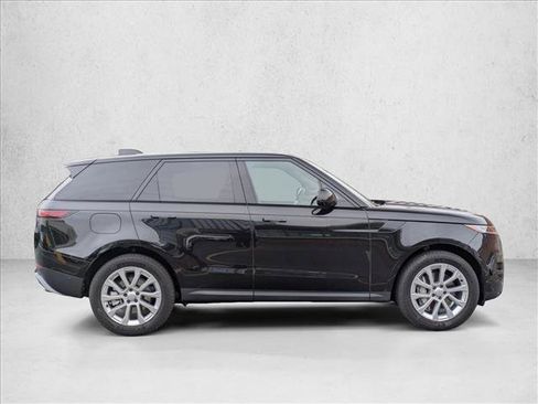 Used 2025 Land Rover Range Rover Sport SE image 4