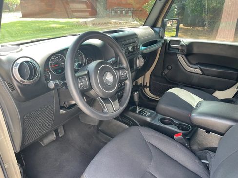Used 2017 Jeep Wrangler Sport AWD/4WD image 11
